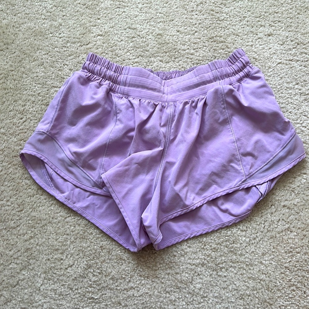 Lavender 2.5 hotty hot lululemon shorts. Size 4 regular